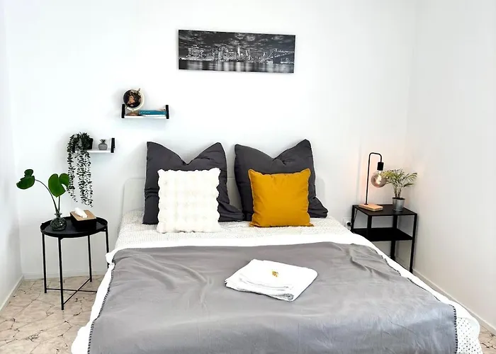 2-Room Apartment With Balcony And Kitchen