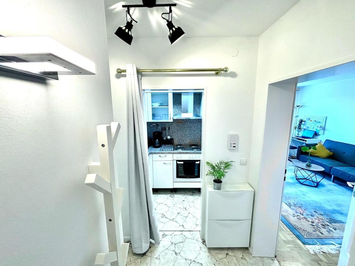 2-room With Balcony And Kitchen * Nürnberg