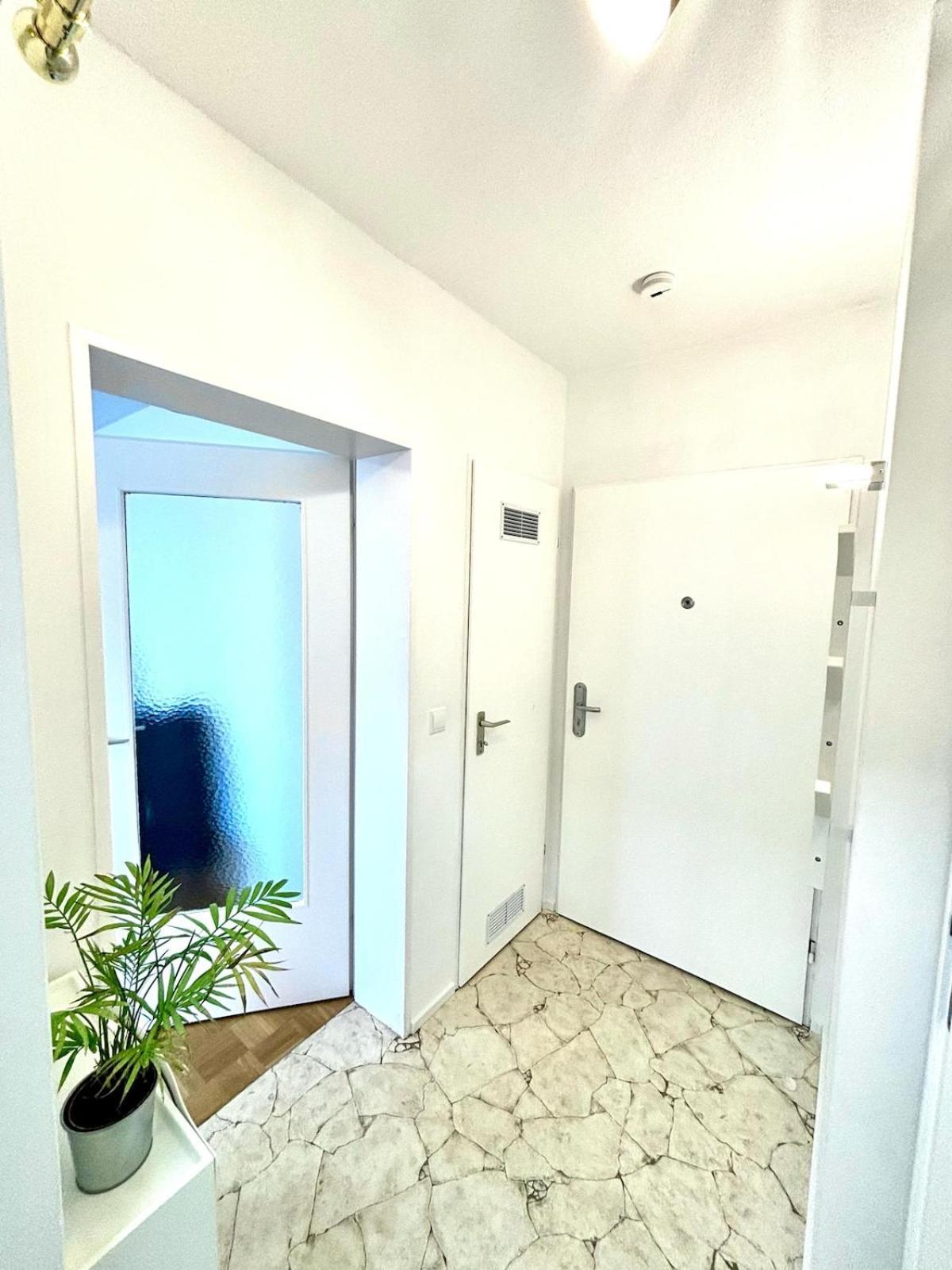2-room With Balcony And Kitchen Apartment *